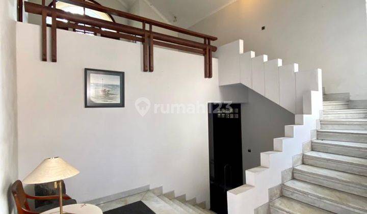 Cilandak, Rumah Design Unik Lokasi Strategis 2