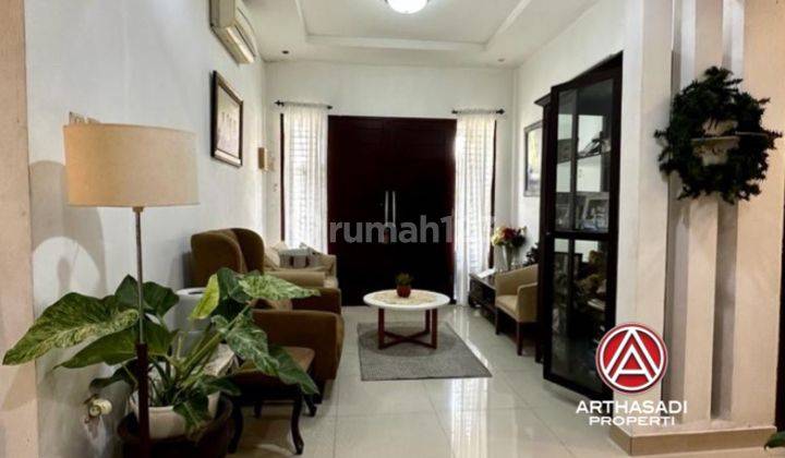 Rumah Asri Dan Nyaman 3 Lantai  3 Lantai Bagus 2