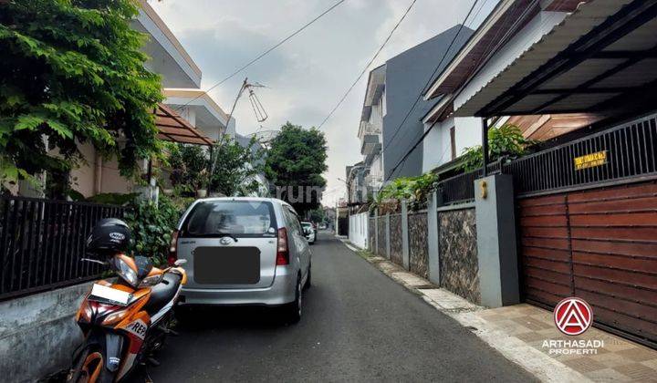 Rumah Secondary Dengan Lokasi Strategis Dekaf Stasiun Tebet 1