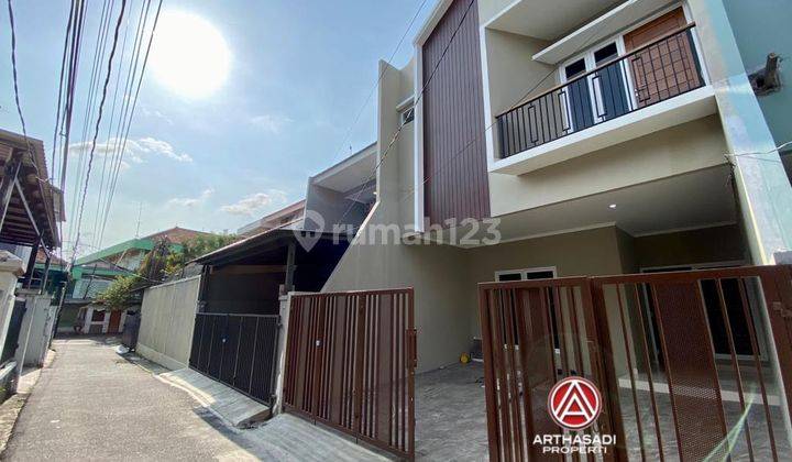 Rumah Siap Huni Dengan Design Minimalis Dan Dekat Jalan Lebar 1