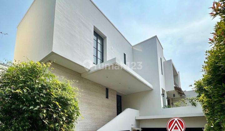 Rumah Mewah 3 Lantai Di Town House Eksklusif  2