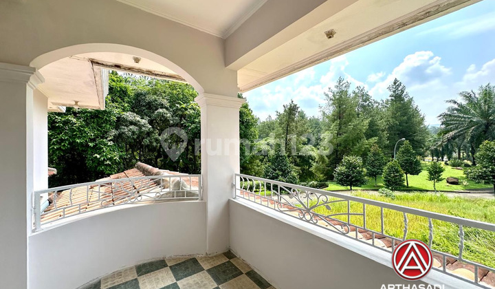 Rumah Cantik Dengan Private Pool Di Kompleks Asri & Eksklusif