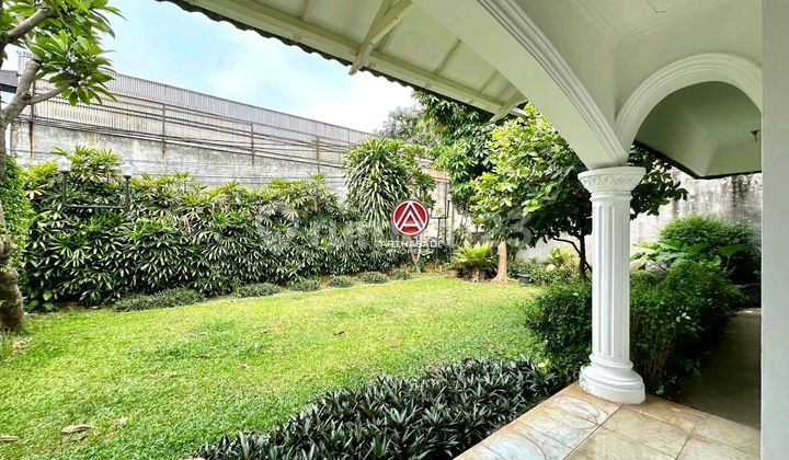 Disewakan Rumah Kemang Timur Hunian Luas, Lingkungan Tenang dengan Akses Mudah