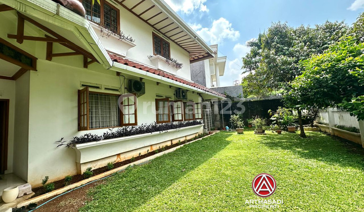 Lebak Bulus, Nice and Ready-to-Occupy House in the Lebak Bulus Area