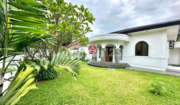 Kemang Dalam, House for Rent with Spacious Garden and Flood-Free 2