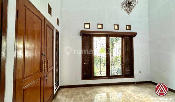 RUMAH APIK 2 LANTAI SIAP HUNI LOKASI STRATEGIS TANJUNG BARAT 2
