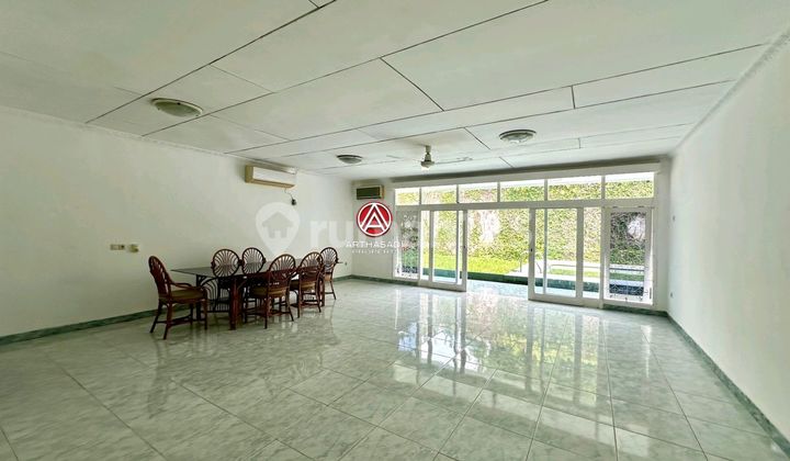 For Rent: East Kemang House, Spacious Living, Quiet Neighborhood with Easy Access in a Premium Area 2
