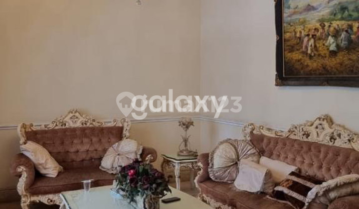 Rumah di tengah kota surabaya 2