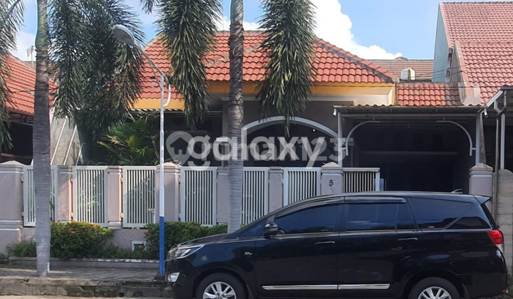 House priced below market in Gresik Kota Baru. House priced below market in Gresik Kota Baru.