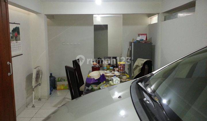 Dijual Rumah 3 Lantai Cantik di Meruya Ilir, Meruya Jakarta Barat 2