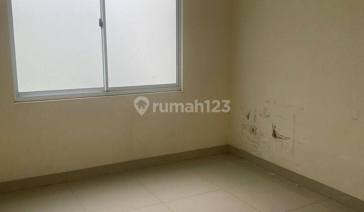 Dijual Cepat Rumah 2 Lantai di Green Lake Murah, Unfurnish 2