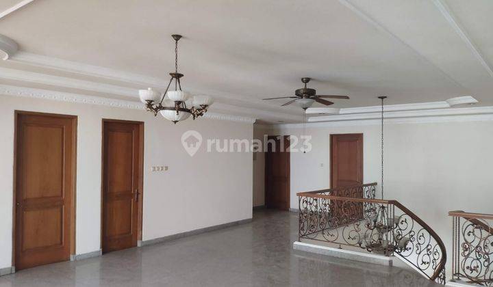 Dijual Rumah Mewah Cantik Jl Gaharu Siap Huni Semi Furnished 2