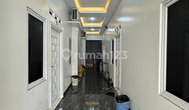 Exclusive Boarding House for Sale, Strategic Location in Tomang, West Jakarta 2
