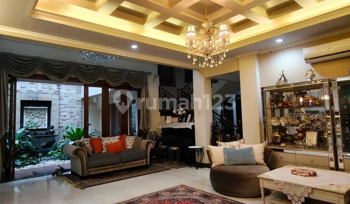 Dijual Rumah Klasik Tropis Full Furnished Mewah Siap Huni, Slipi, Jakarta Barat Dijual Rumah Klasik Tropis Full Furnished Mewah Siap Huni, Slipi, Jakarta Barat
