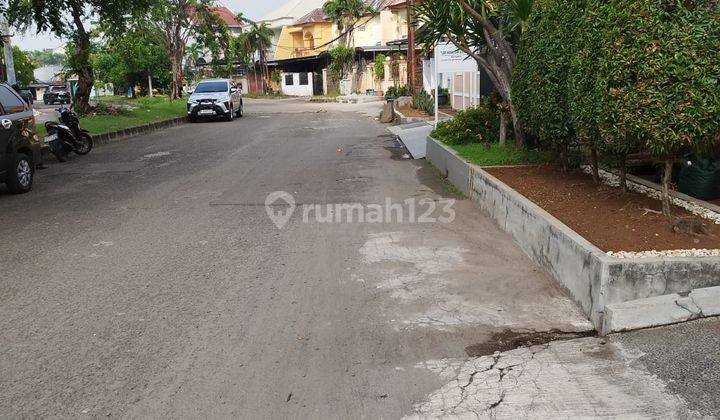 Dijual Rumah Cantik 2 Lantai Furnished Siap Huni  2