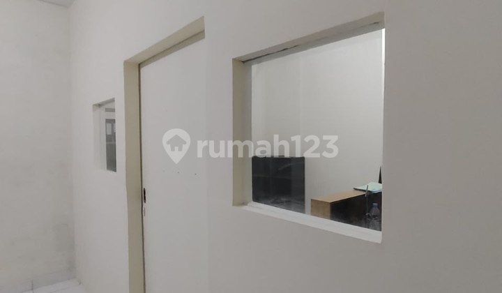 For Sale Commercial Shop House in Strategic Location Below Market Price, Abang, Central Jakarta 2