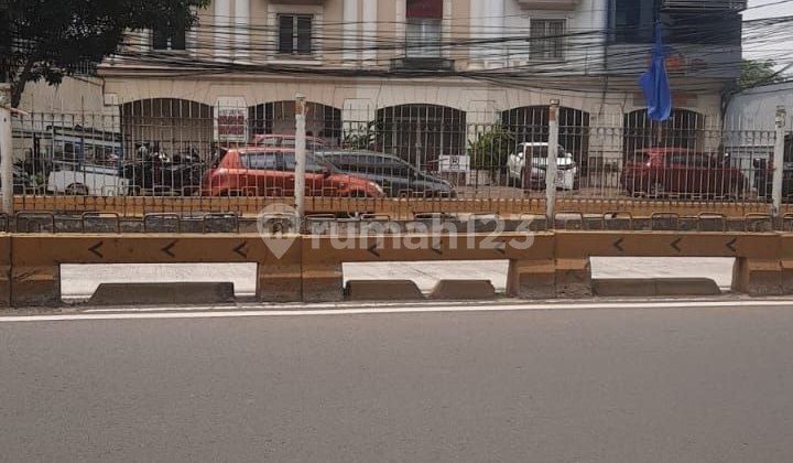 Dijual Ruko 4,5 Lantai Unfurnished Lokasi Strategi, Mampang Prapatan, Jakarta Selatan