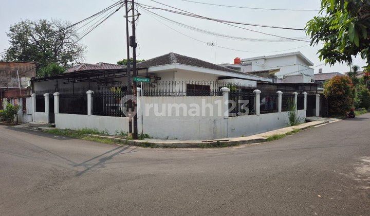 Dijual Cepat Rumah Hoek Taman Kedoya Kedoya, Jakarta Barat