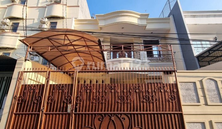 Dijual RUmah 3 Lantai Komplek Mangga Besar, Jakarta Barat Siap Huni