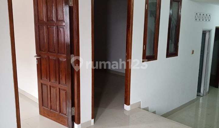 For Sale Beautiful 2-Story Semi-Furnished House, Cipondoh, Tangerang 2