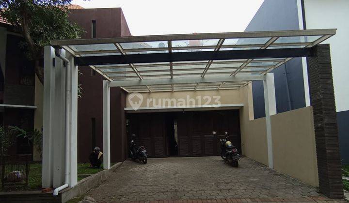 Rumah Terbaik, Dijual Fully Furnished, Kota Baru Parahyangan, Bandung 2