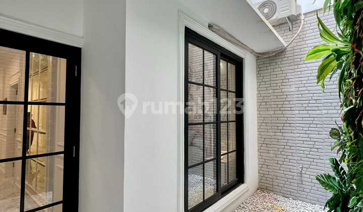 Luxury Pondok Indah House 160m2 Frontage 9m Quick Sale