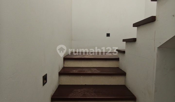 Rmh Brand New 300M2 6M