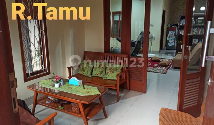 Rumah 2 Lantai Bagus Furnished SHM di Pondok Melati Bekasi, Bekasi 3
