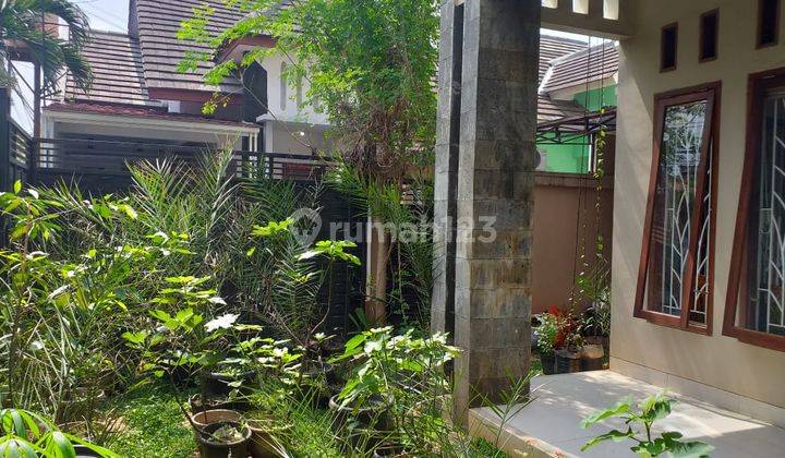 Rumah 2 Lantai Bagus Furnished SHM di Pondok Melati Bekasi, Bekasi 9