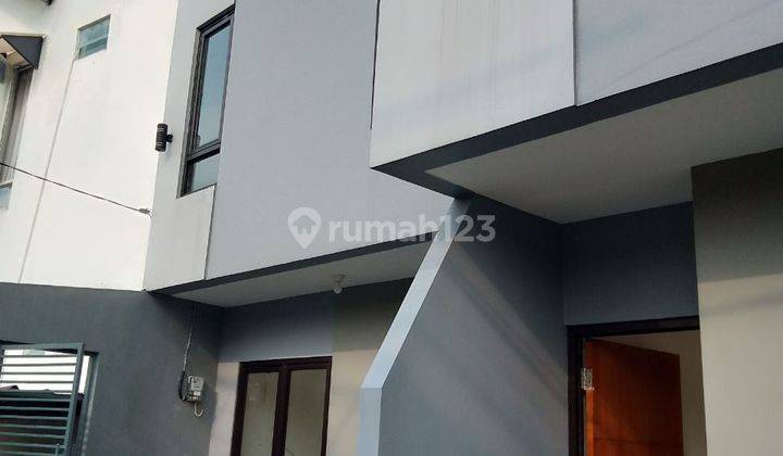 Rumah Baru 2 Lantai 650 Jt SHM di Kampung rambutan jakarta timur 1