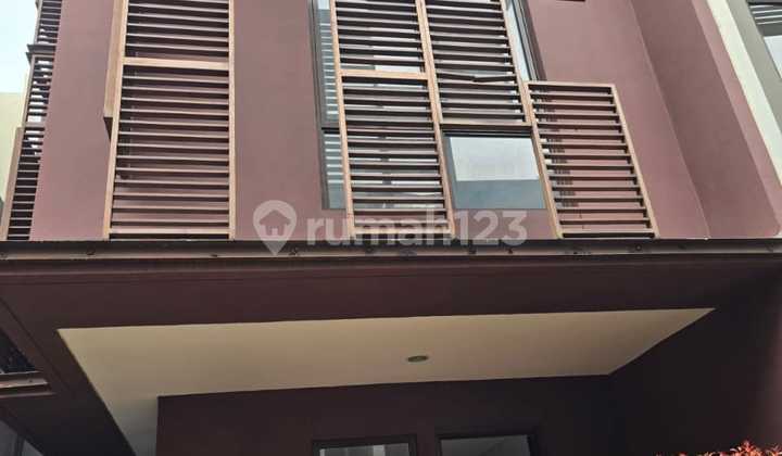 Rumah 3 Lantai  Cluster Whelford  Greenwich Park BSD City LT 60 m² 6x10  LB 120 m²  KT 3+1  KM 3+1  Harga 1,65M 1
