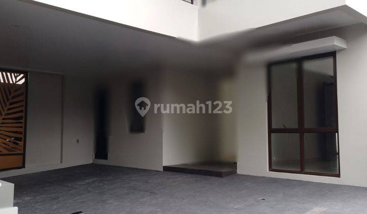 Rumah Rapi Siap Huni di Cluster Primavera Foresta Bsd City Lt 216 M2 12 X 18 Hook Lb 250 M2 3 Lantai Kt 4+1 Km 4+1 SHM Hadap Selatan Air Pam Bsd Carport Utk 4 Mobil. Depan Rumah Hadap Pool Taman Harga 4,9 M nego 2