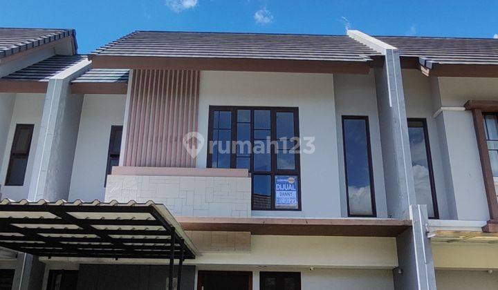 Dijual Rumah 2 Lantai Cluster Amarine Kawasan The Mozia Bsd City Tanah 70 m² Bangunan 78 m² 2 Lantai Kt 3 master BR Ada Km Dalam Km 2 Ppjb Hadap Utara sedikit 27 Derajat Ke Timur Rp 2.100.000.000 Nego 1