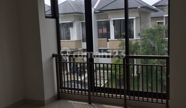 Rumah 2 Lantai Cluster illustria, The Eminent, BSD  LT 119 m² (7 x 17) LB 130 m² SHM 3KT 2KM 2 Lantai Listrik 2200 w Air PAM Hadap Utara  Harga  2.85 M