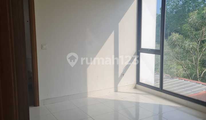 Placido Cluster 3-Story House in Foresta Area, BSD City, Land Area 128 m² (8x16), Building Area 190 m², 3+1 Bedrooms, 3+1 Bathrooms, 1 Garage, South-Facing, PPJB Deed Ready for AJB, Price 2.85 Billion Placido Cluster 3-Story House in Foresta Area, BSD City, Land Area 128 m² (8x16), Building Area 190 m², 3+1 Bedrooms, 3+1 Bathrooms, 1 Garage, South-Facing, PPJB Deed Ready for AJB, Price 2.85 Billion