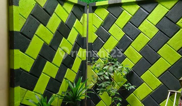 Rumah 2 Lantai,   Cluster Castila  BSD City LT 128 M² LB 120 M², 4 Kamar Tidur, 3 Kamar Mandi,  Surat SHM  Semi Furnished Harga 2,7 M 2