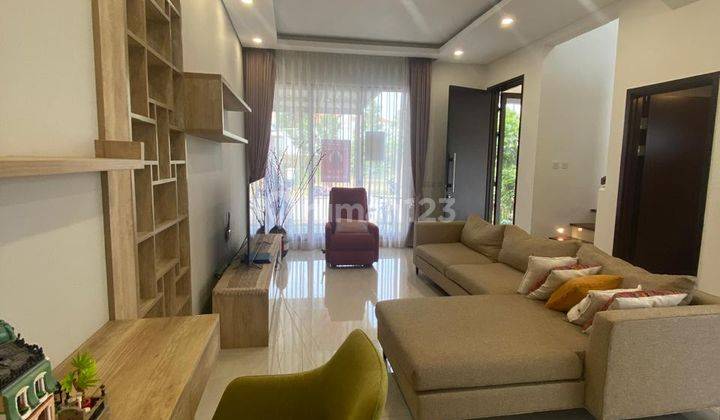  Nego Sampe Deal Rumah Cakep Banget Mozia, Bsd City Lt 160 M2 10x16 Lb 220 M2 Kt 4+ 1 Km 3+1 2 Lantai Tangga Kamar Lantai Pakai Kayu Solit Jati Merbau, Lt Bawah Granito 80x80 Ppjb Siap Ajb Hadap Selatan Listrik 4400 W Baru Serahterima Th 2022 Sudah Renov  2