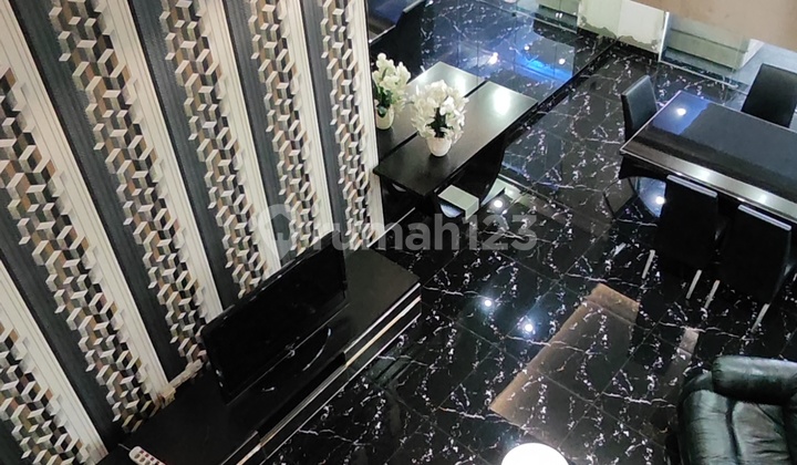 Nice 2-Story House Fully Renovated Width 12 Allevare Cluster Foresta BSD City North Facing Land Area 300 m² (12x25) Building Area 400 m² 4+1 Bedrooms 4+1 Bathrooms SHM Certificate 11,000 watt Electricity Includes Home Theater Price 5.5 B Negotiable