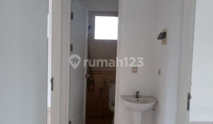 Rumah 2 Lantai  Cluster Crystal Summarecon Gading Serpong Lt 128 Lb 98 KT 3+1 KM 3+1 SHM Harga Cash 2.050M 2