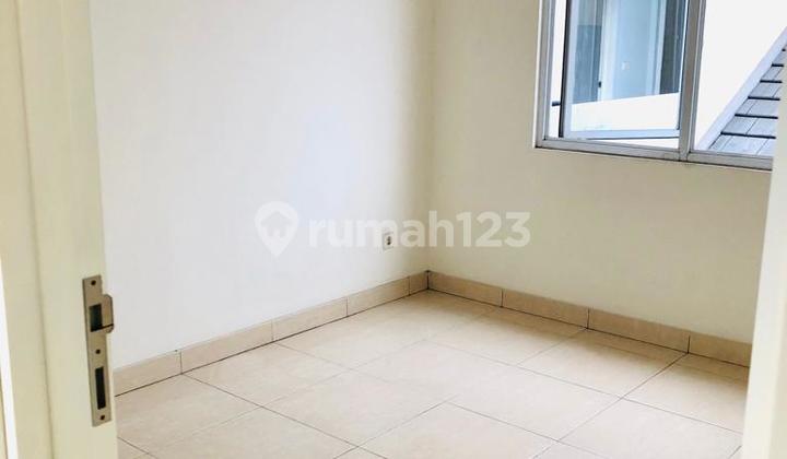 2-Story House on Boulevard Position, Verdant Ville Cluster, The Icon Area, Land Size 9x18 (162), Building Area 127, 3+1 Bedrooms, 2+1 Bathrooms, South Facing, SHM Certificate, Price 3.5M Negotiable 2-Story House on Boulevard Position, Verdant Ville Cluster, The Icon Area, Land Size 9x18 (162), Building Area 127, 3+1 Bedrooms, 2+1 Bathrooms, South Facing, SHM Certificate, Price 3.5M Negotiable