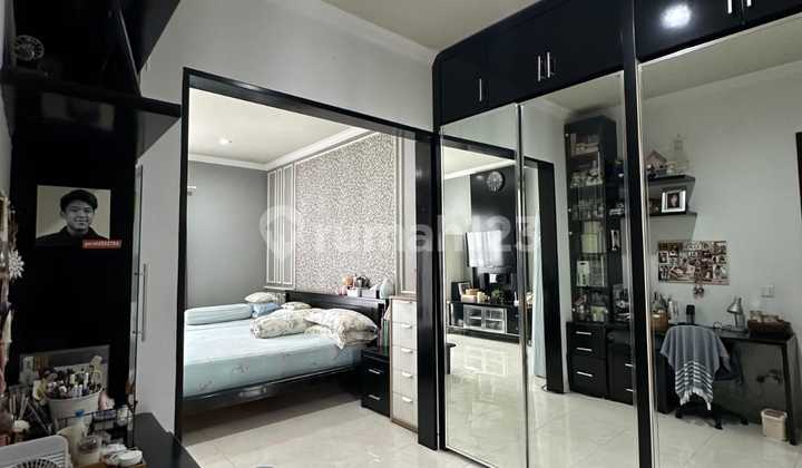 Dijual Rumah 2 Lantai Cluster Allevare  Foresta BSD City Depan Sport Club Sportivo  LT 220 m² 10x22 LB 197 m² Kamar Tidur 3+1 Kamar Mandi 3+1 Listrik 4400 watt Hadap Selatan PPJB Kondisi Semi Furnish Harga 5M Nego 2