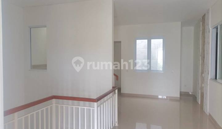 Dijual Rumah Cluster Nara Villege Gading Serpong  Lt 120 (8x15) Lb 200 Kt 3+1 Km 3 2½ lantai Listrik 3500 watt Hadap Selatan Ppjb siap Ajb Full Renovasi  Semi furnish Ac 3 unit, Water heater, Kitchen set, Cooker hood, Kompor tanam 2 t 2