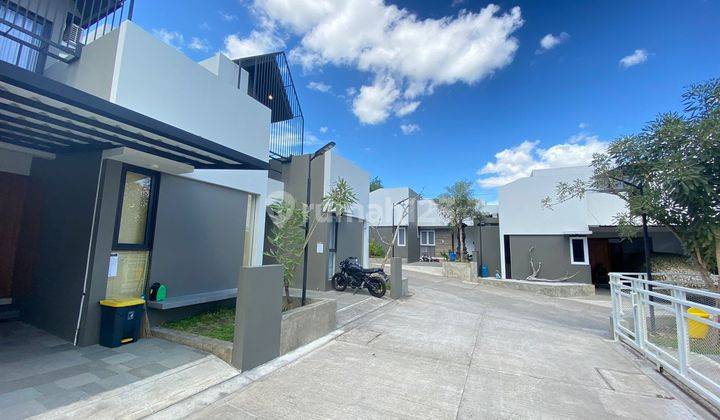 Dijual Rumah Mewah Dekat Bandara Adisutjipto 2