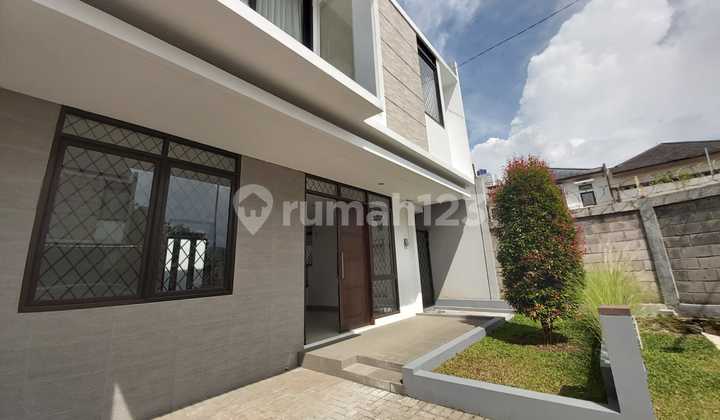 Rumah minimalis modern bagus like new