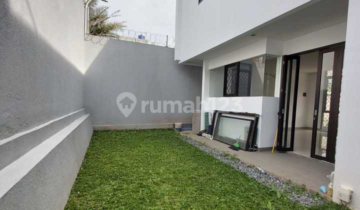 Rumah minimalis modern bagus like new 2