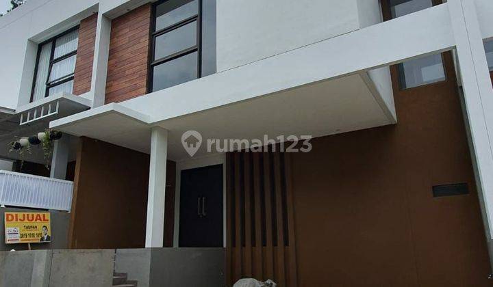 Rumah Minimalis Modern di Komplek Pondok Hijau Bandung Bagus 1