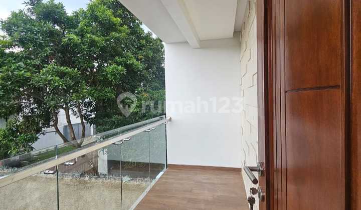 Rumah Mewah Di Setiabudi Regency