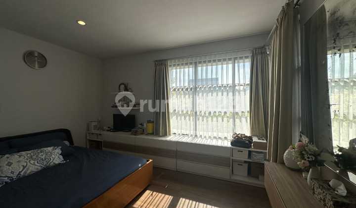 Minimalist House in Cijagra, Bandung