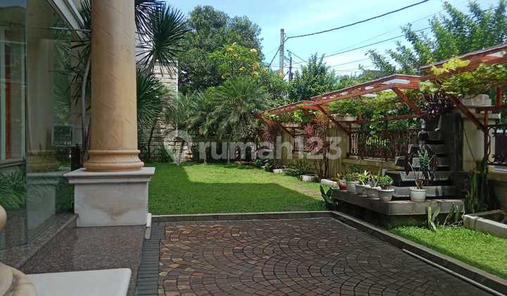 Luxury House In Batununggal Bandung 2