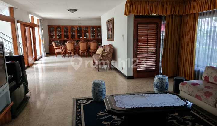 Rumah Cocok Untuk Usaha Di Sayap Dago